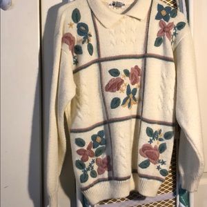Used lady sweater by Alfred Dunner  size M
